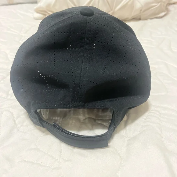 DKNY Black Baseball Cap - Picture 4 of 4